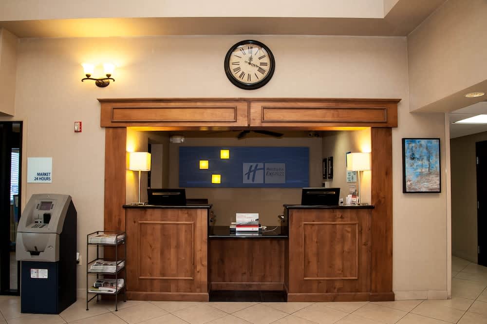 Holiday Inn Express TUCSON-AIRPORT by IHG 1