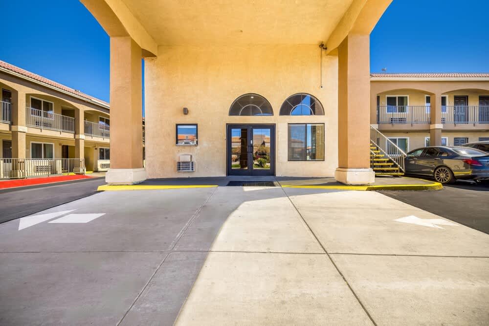 Quality Inn & Suites Hesperia-Victorville 1