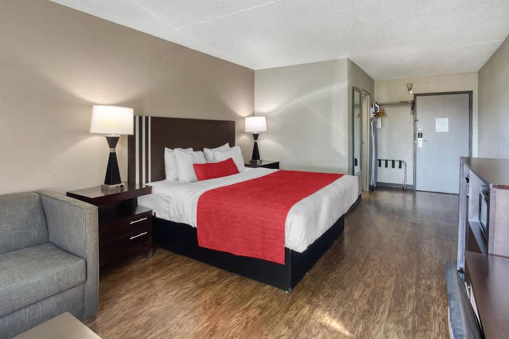 SureStay by Best Western Greenville 1