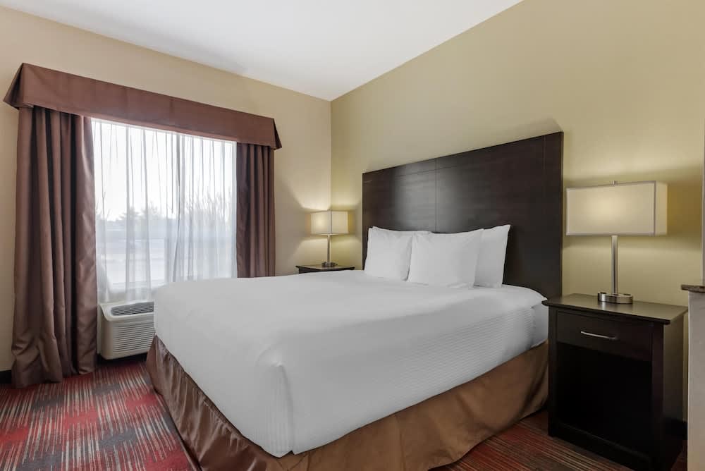 Best Western Plus Red Deer Inn & Suite 1