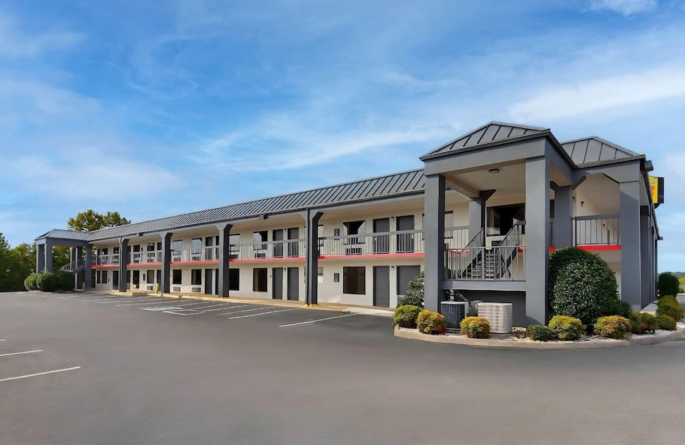 Super 8 by Wyndham Bulls Gap Greeneville Area 1