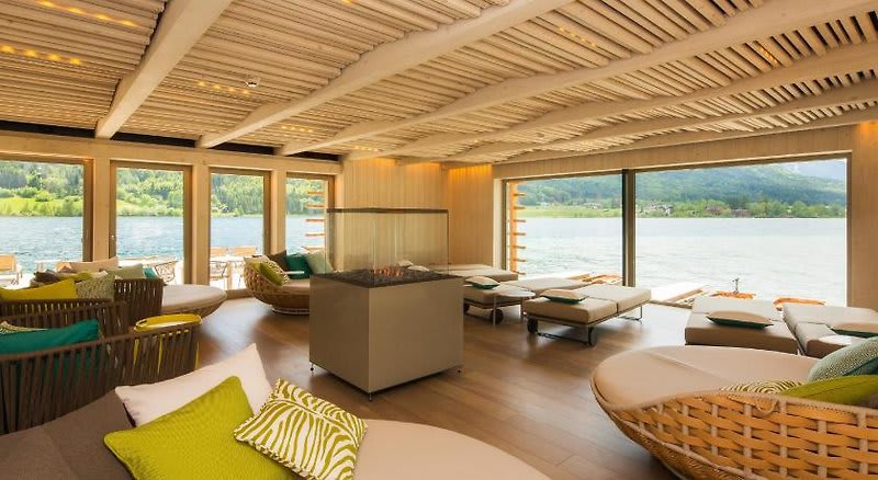 Strandhotel am Weissensee 2