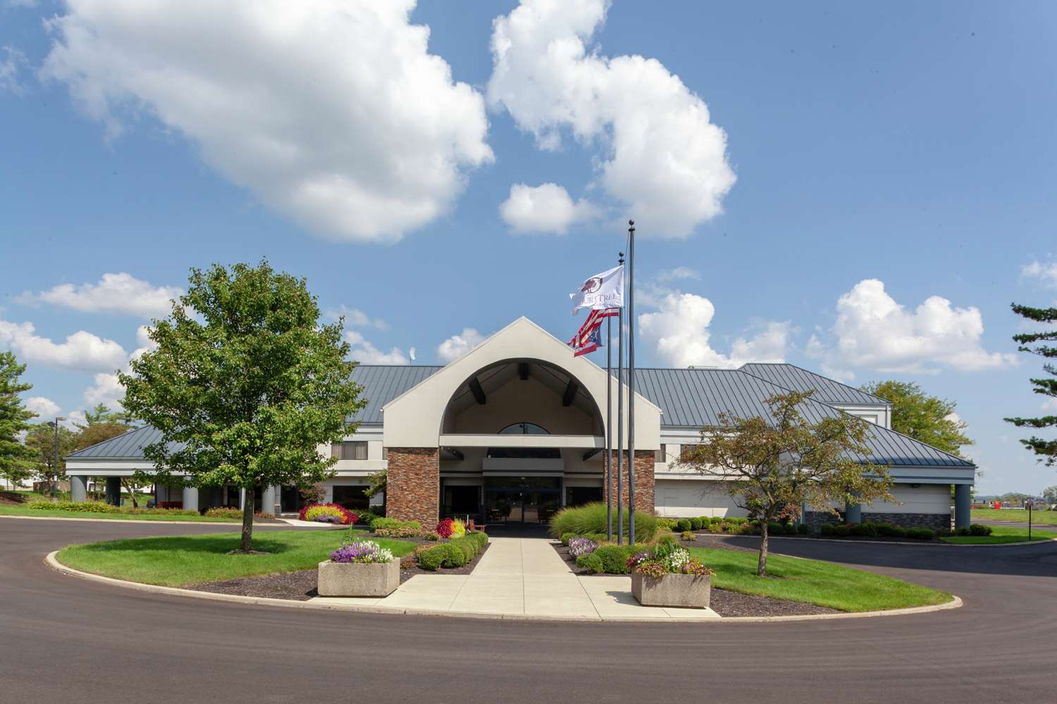DoubleTree Suites by Hilton Dayton - Miamisburg 2