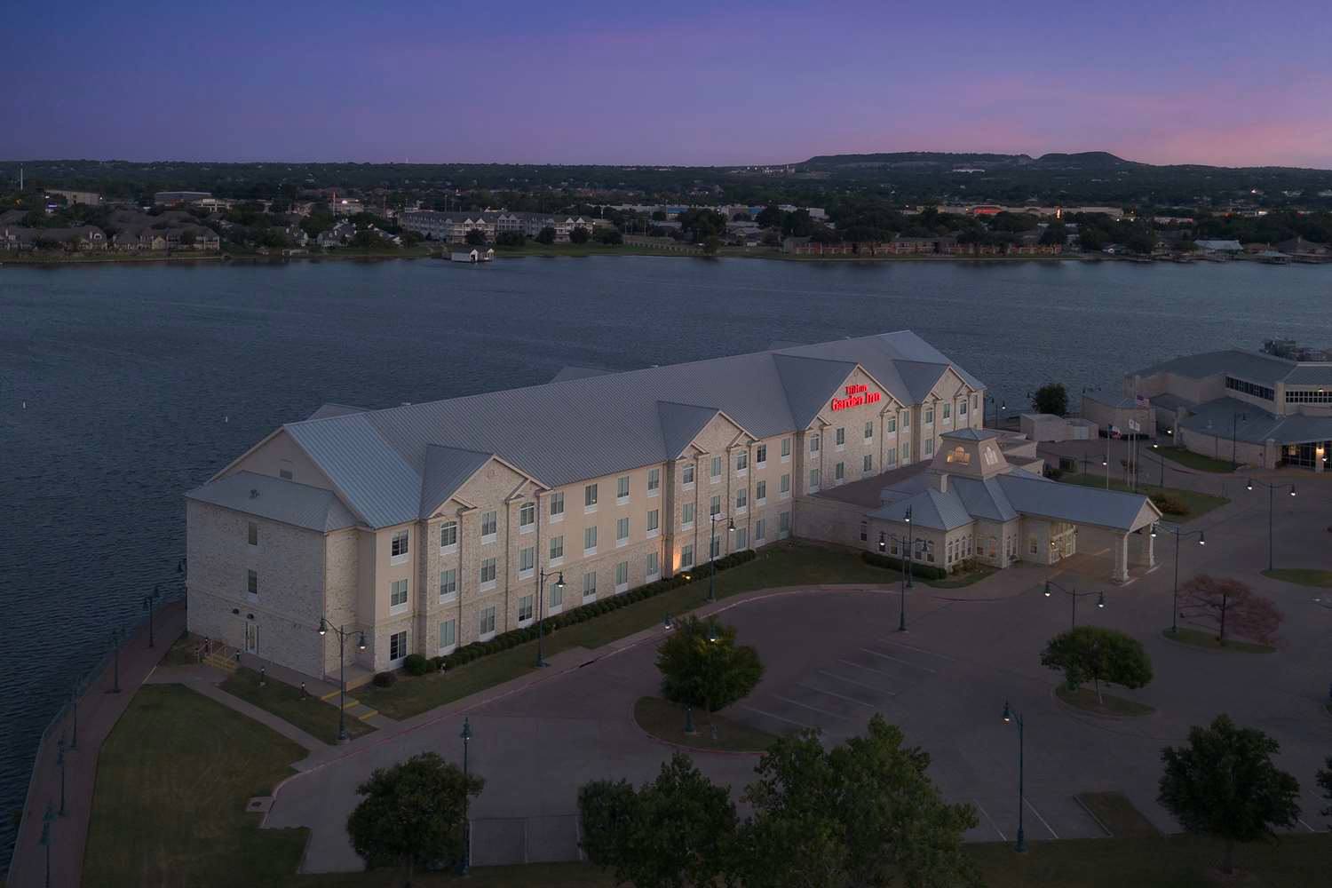 Hilton Garden Inn Granbury 2