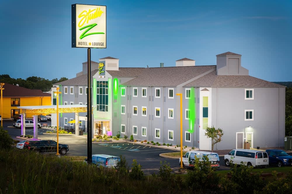 Studio Z, an Ascend Collection Hotel 1