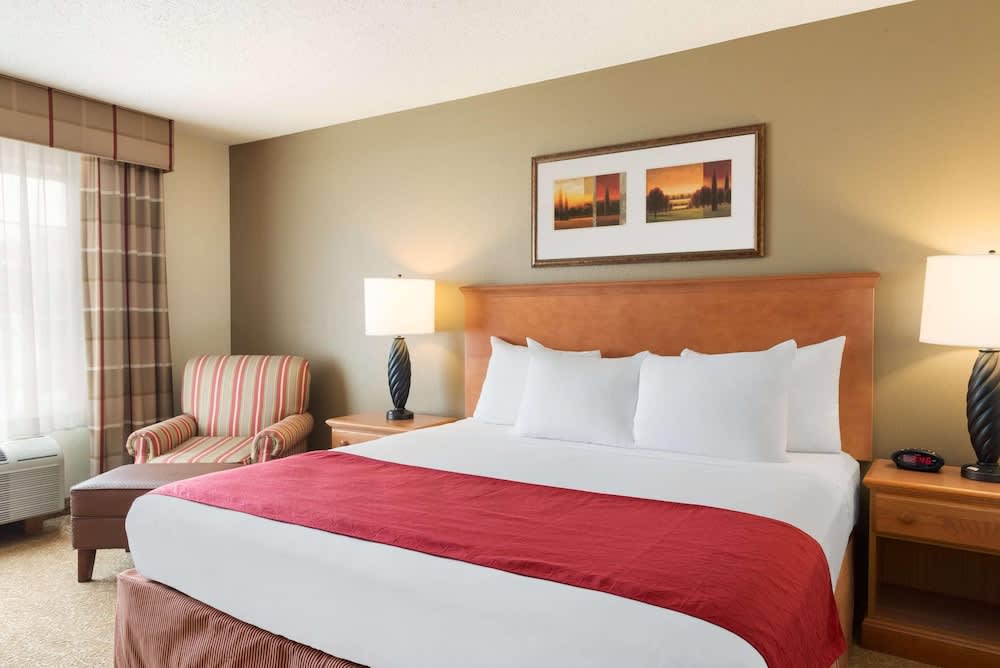 Country Inn & Suites by Radisson, Davenport - Quad Cities 1