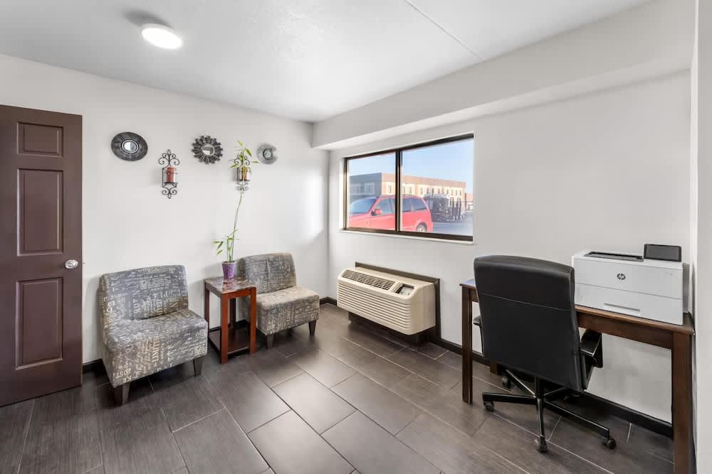 Americas Best Value Inn Kansas City East - Independence 2