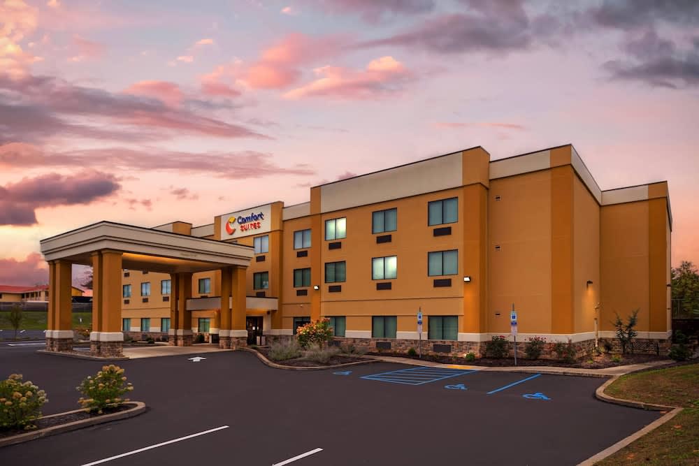 Comfort Suites Lewisburg near University 1