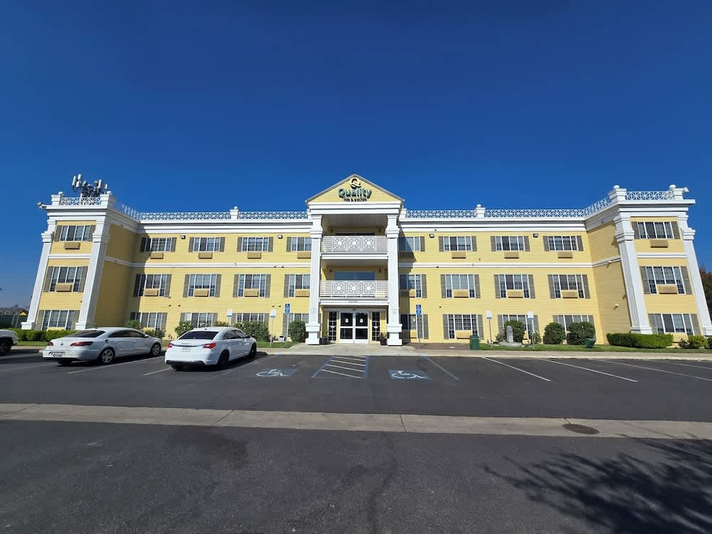 Quality Inn & Suites Tulare 1