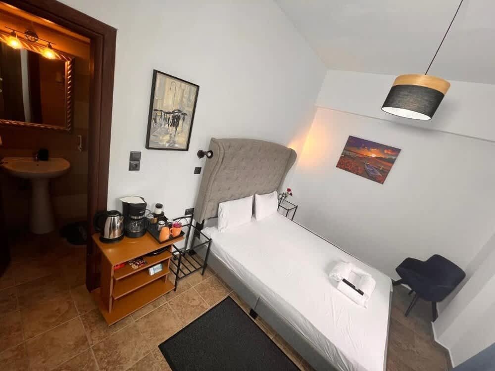 blue Hotel 2