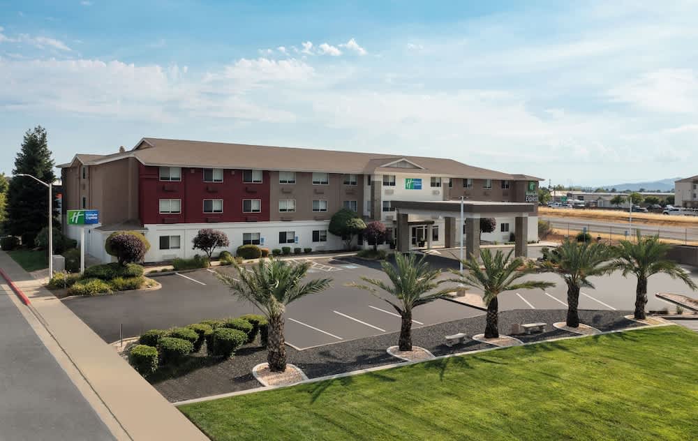 Holiday Inn Express REDDING NORTH – SHASTA LAKE by IHG 1