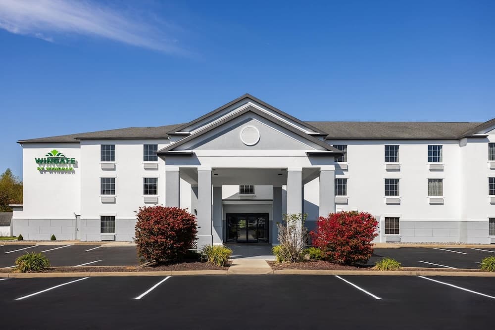Wingate by Wyndham Grove City 1