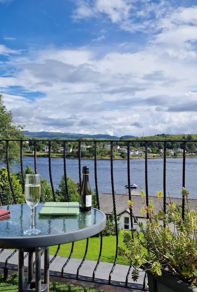 The Lochnell Arms Hotel 1