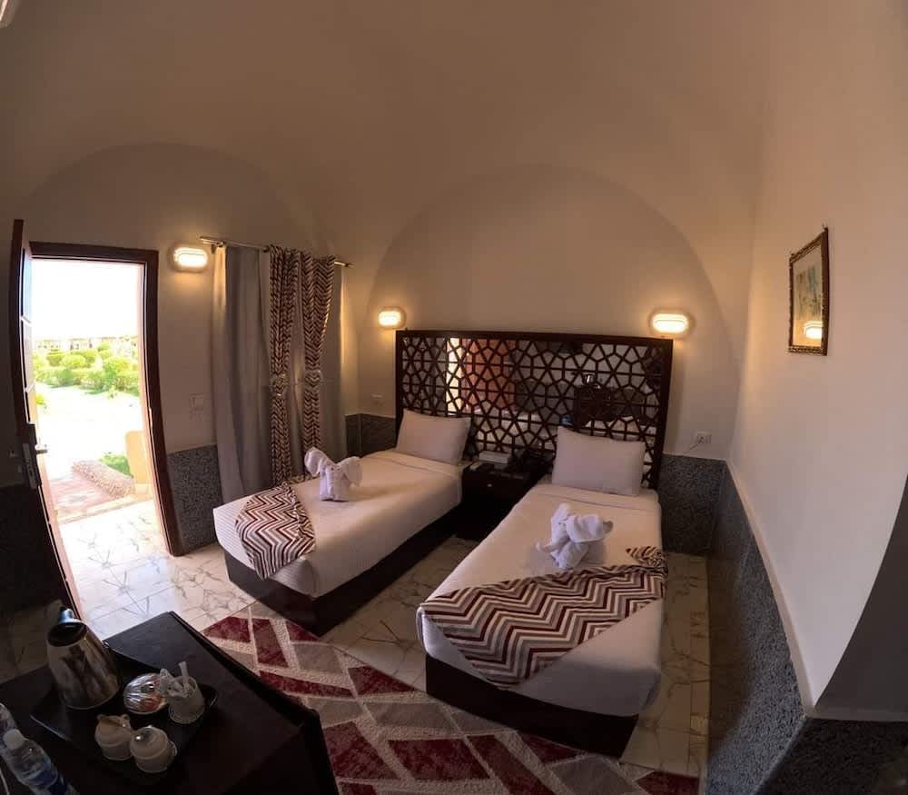 Dolphin Continental Hotel 1