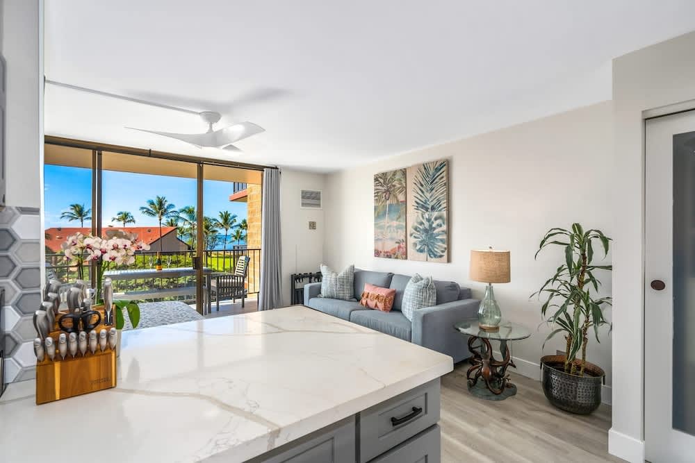 Chic & Elegant Oceanfront Vistas 1