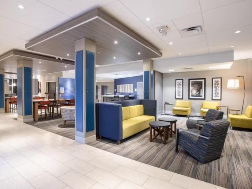 Holiday Inn Express & Suites DENVER NE - BRIGHTON by IHG 2