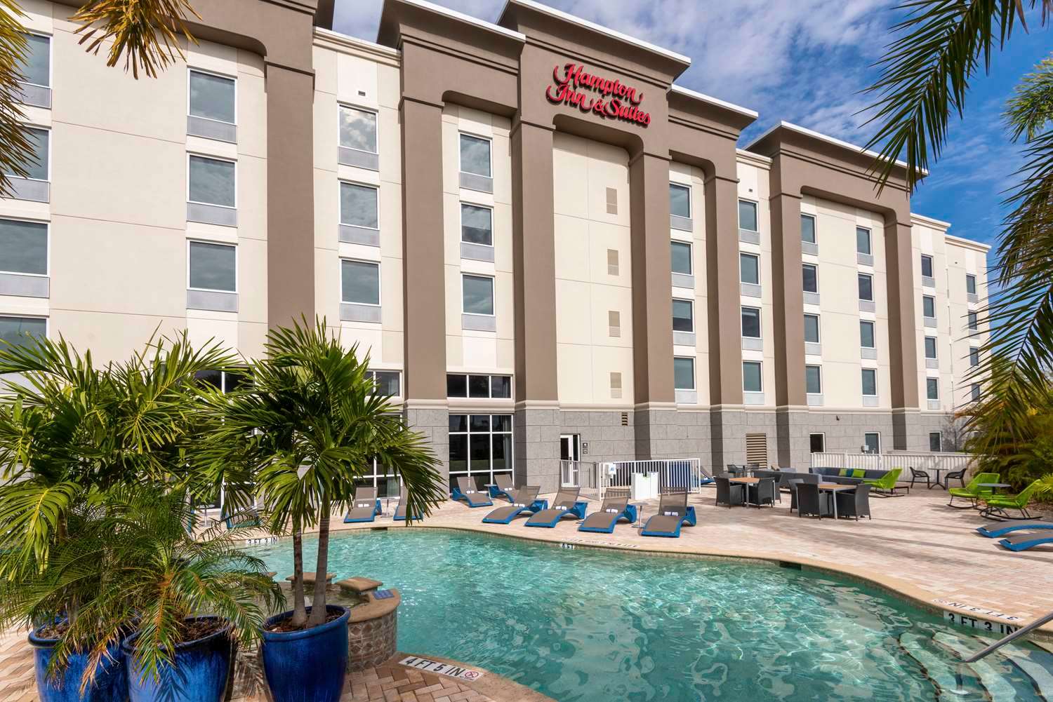 Hampton Inn & Suites Fort Myers-Colonial Blvd. 1