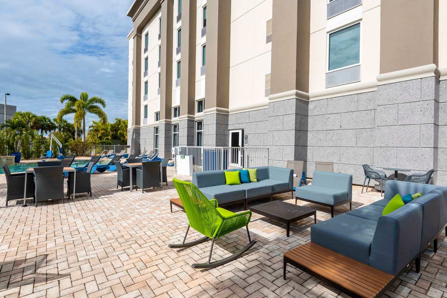Hampton Inn & Suites Fort Myers-Colonial Blvd. 2