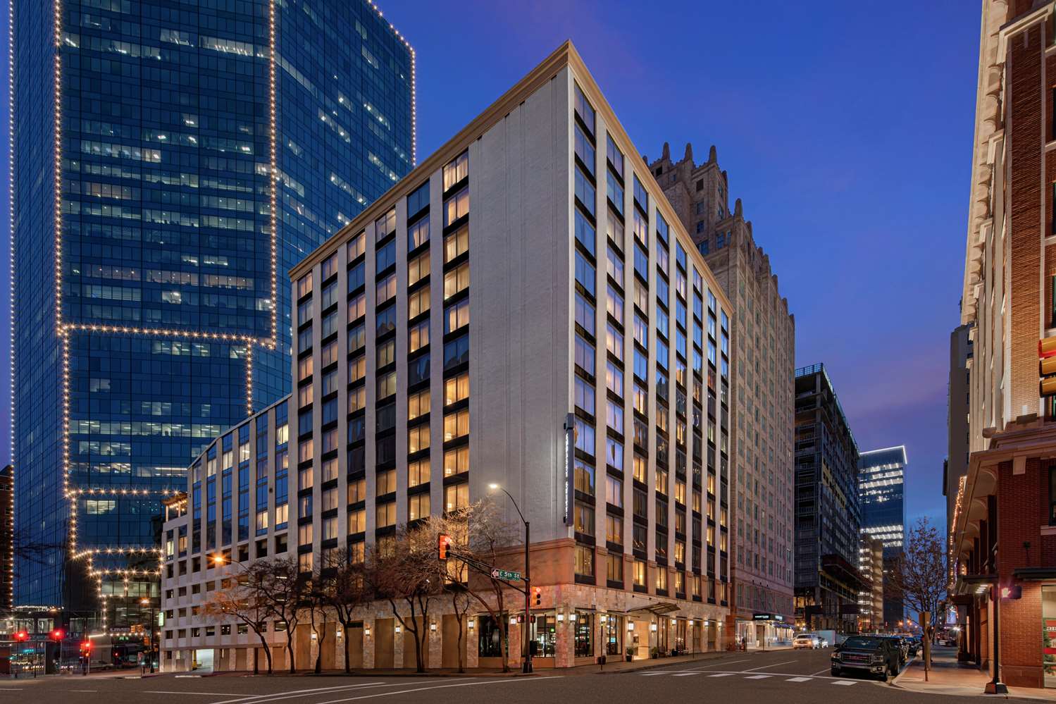 Embassy Suites by Hilton Fort Worth Downtown 1