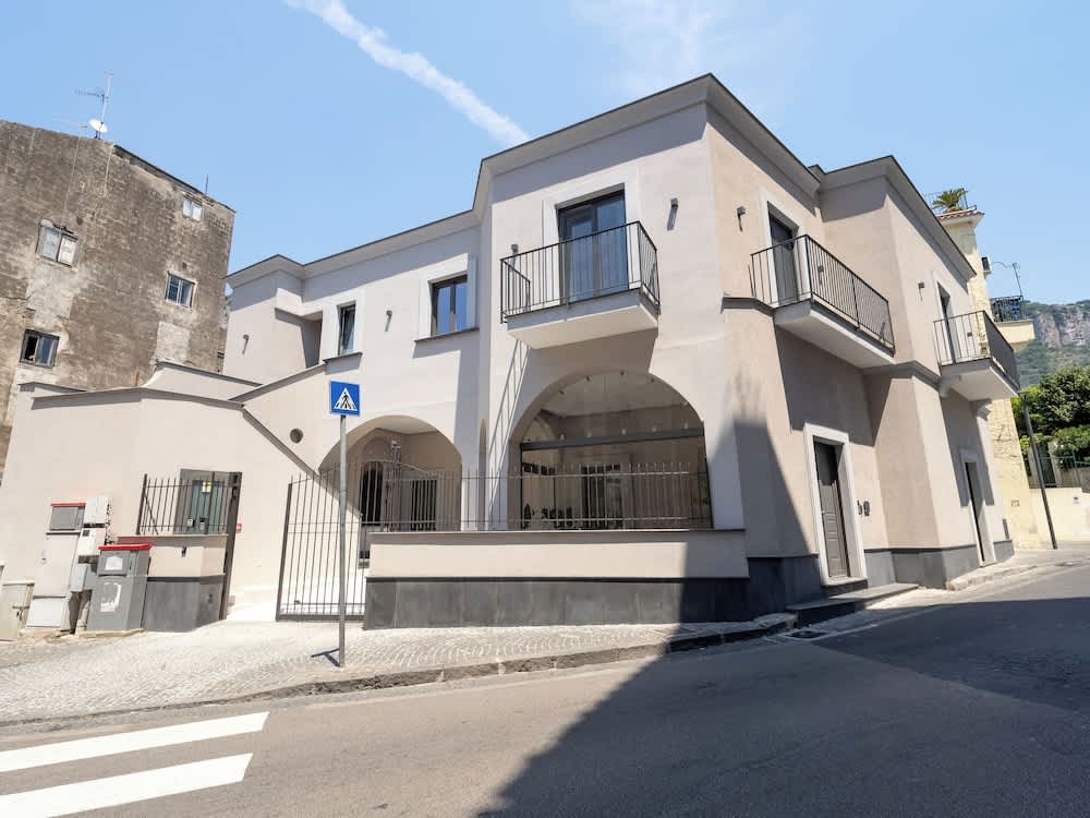 Blue Sky Luxury Palace 1