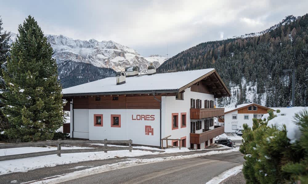 Apartments Lores 1