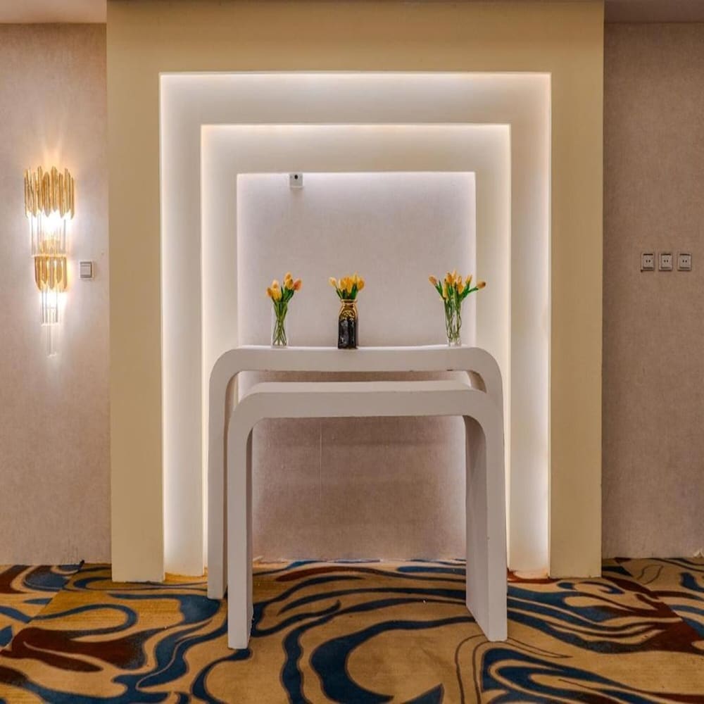 Sunday Hotel Kingdom Towers Formerly Warwick Al Dabab Hotel 2
