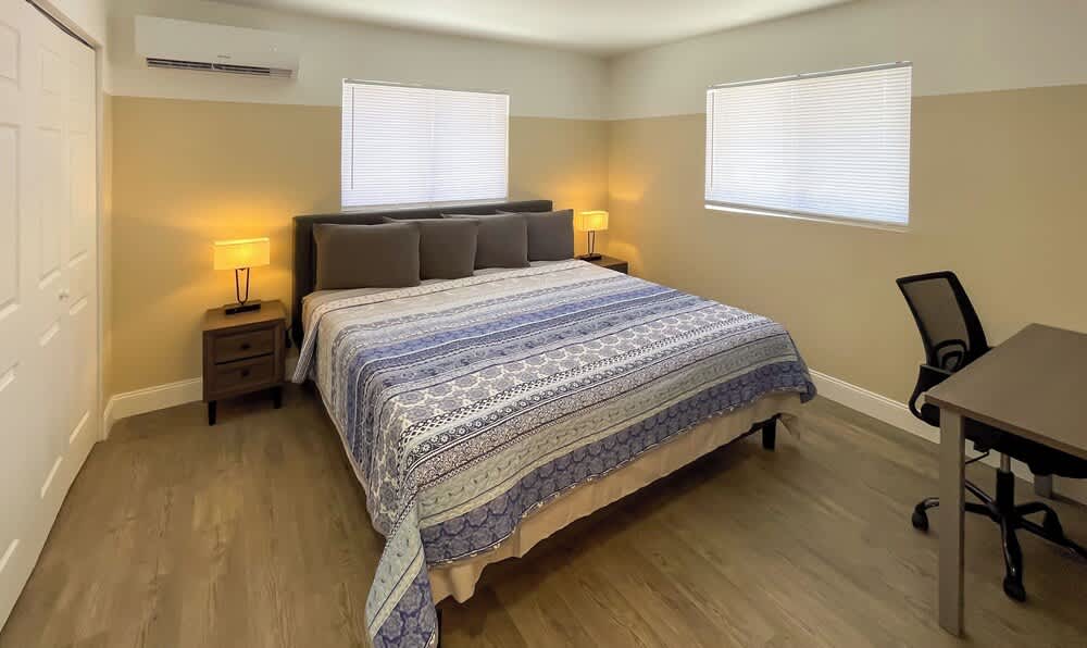 Lazy Cuckoo Inn - Sleek and Stylish Studio Apartments 1