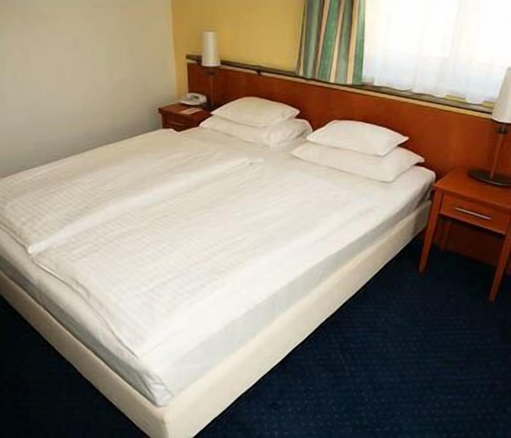 Hotel Veritas 1