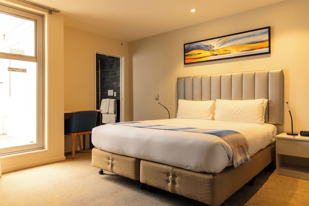 Alpine Hotel 2