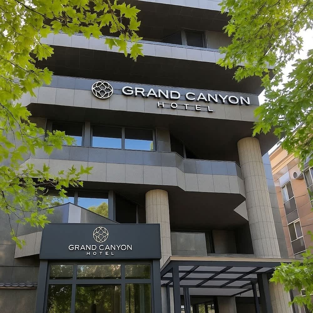 Grand Canyon Hotel 1