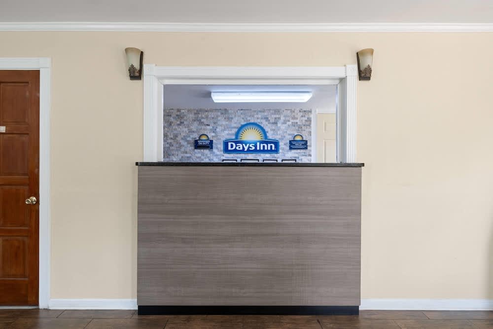 Days Inn by Wyndham Canton 2