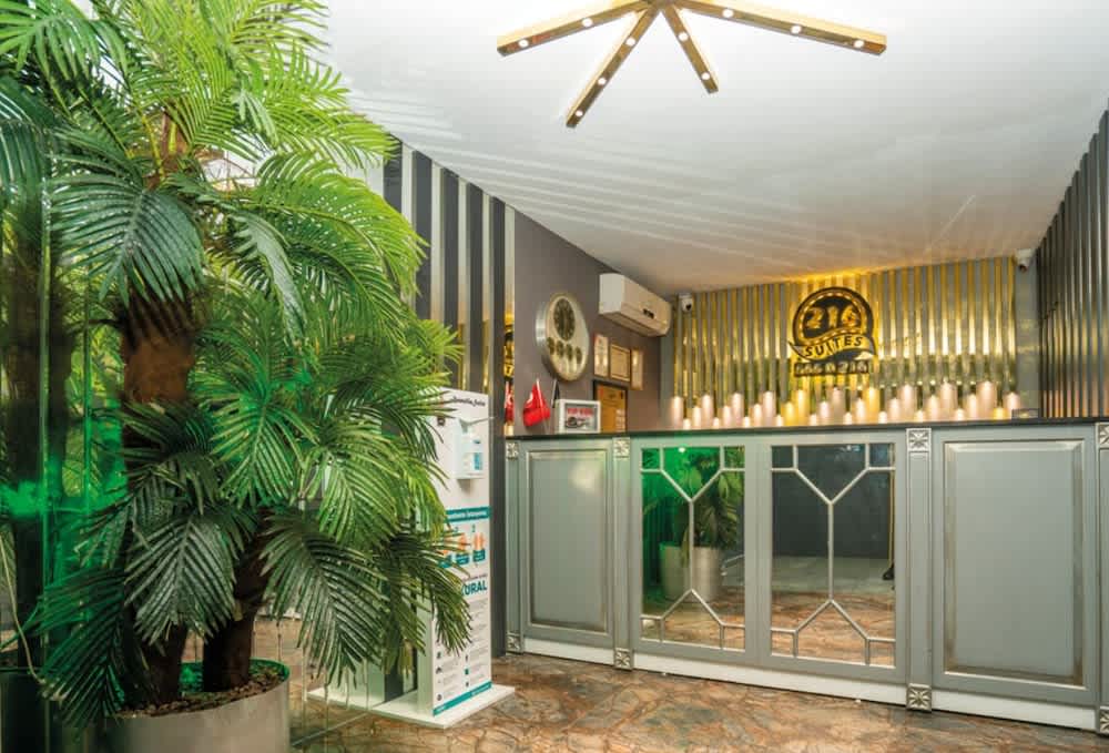 216 Eagle Palace Suite 2