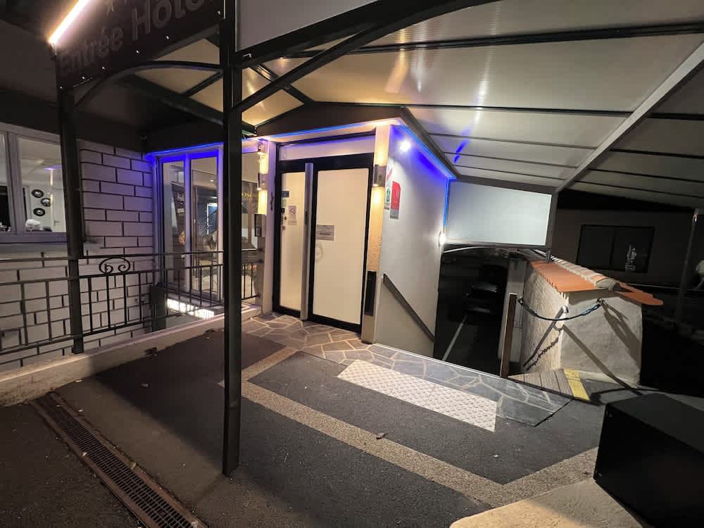 Brit Hotel du Parc Niort Centre-Parking gratuit 1
