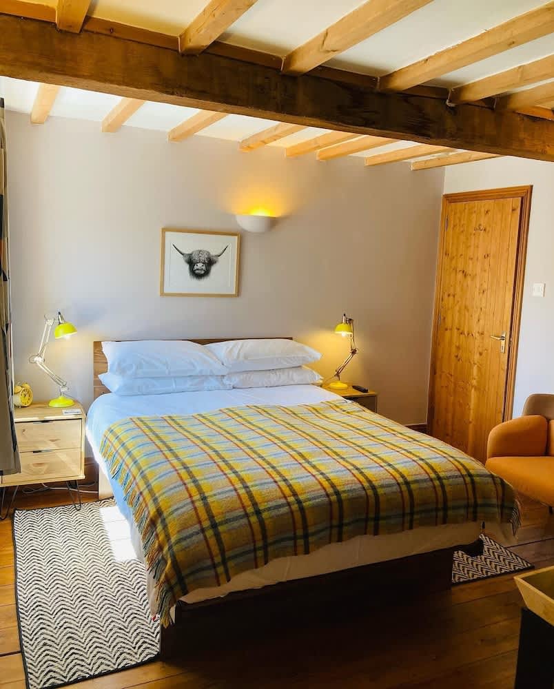 Riverside Bed & Breakfast 2