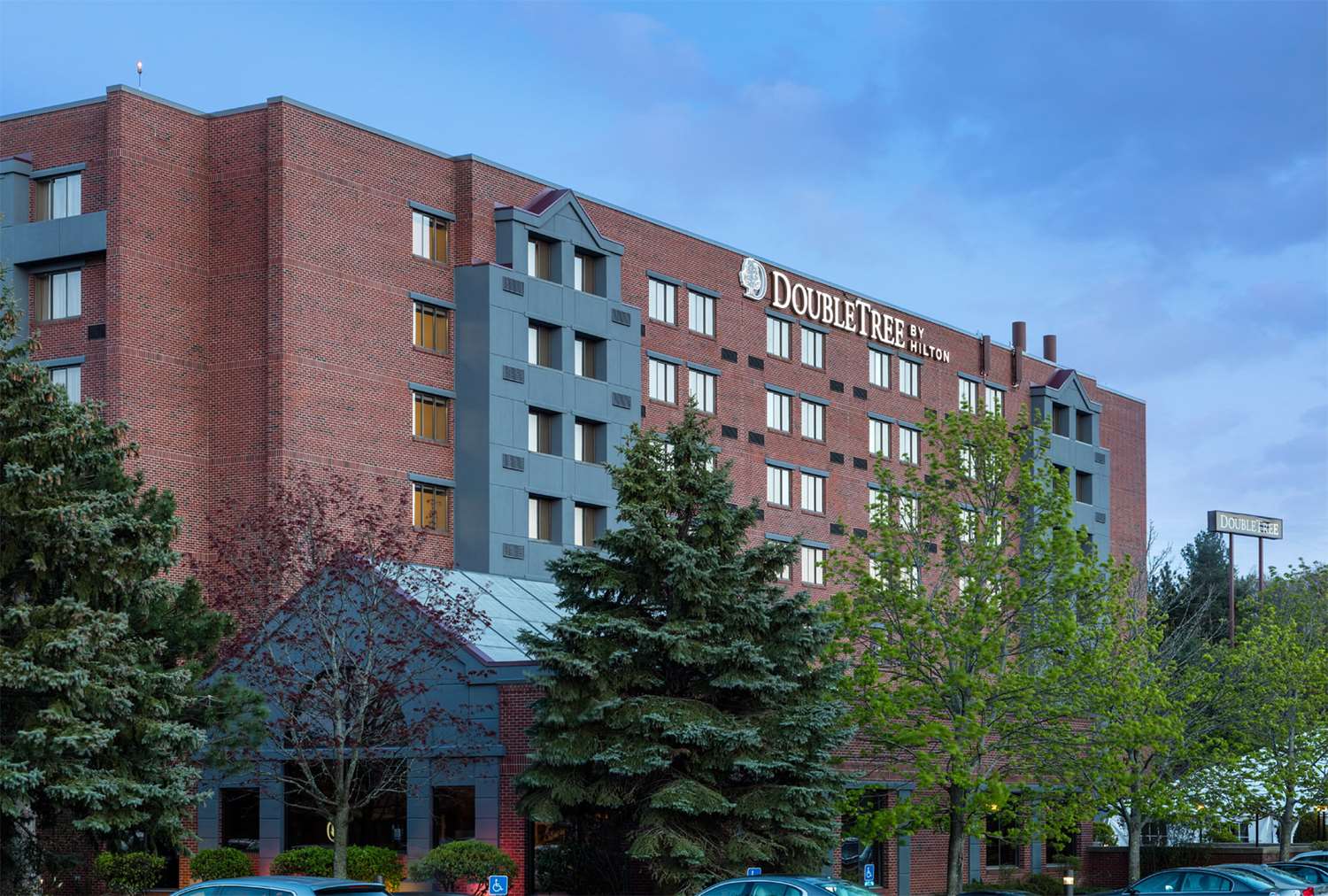 DoubleTree by Hilton Leominster 1