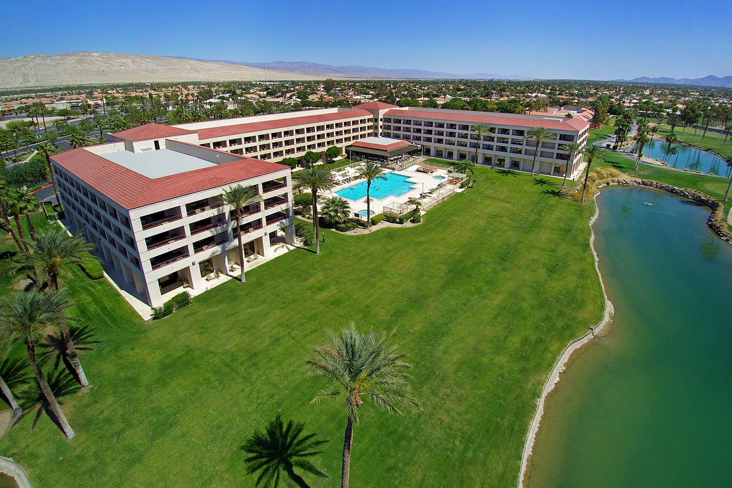 DoubleTree by Hilton Golf Resort Palm Springs 2