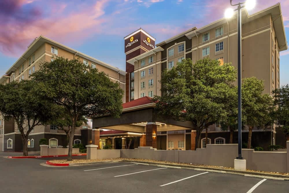 La Quinta by Wyndham San Antonio Airport 1