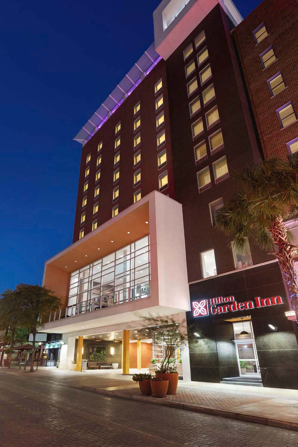 Hilton Garden Inn San Antonio Downtown Riverwalk 2