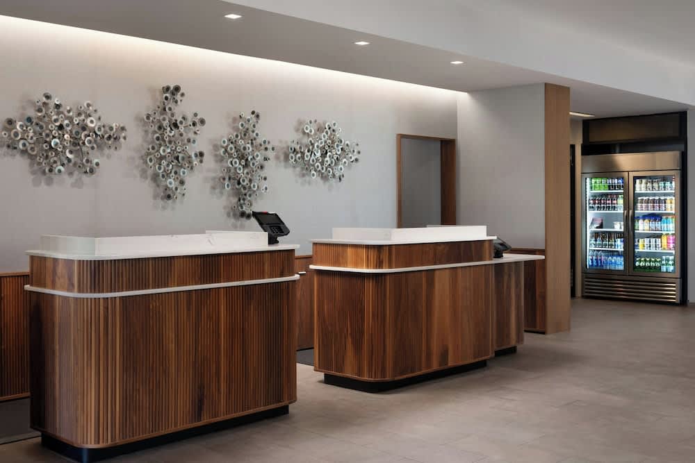 Courtyard by Marriott Lake City 2