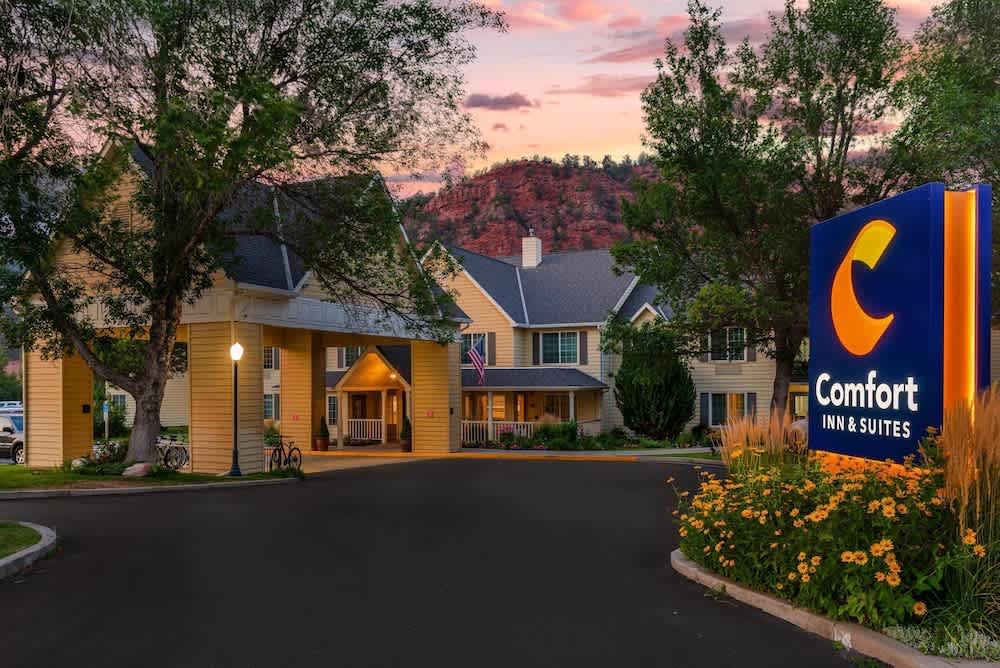 Comfort Inn & Suites Carbondale on the Roaring Fork 1