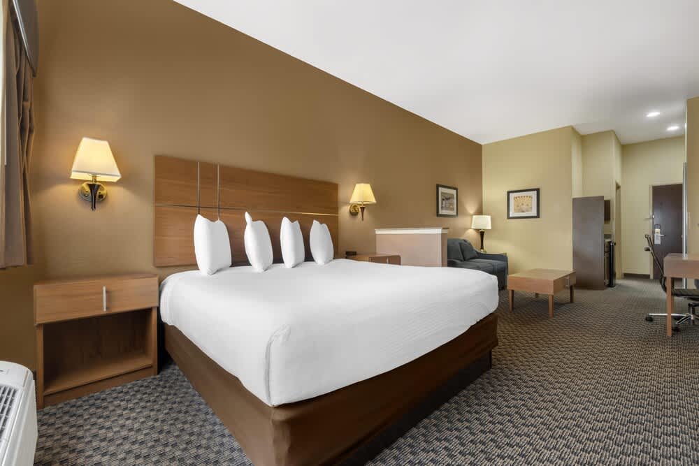 Best Western Plus Shamrock Inn & Suites 1