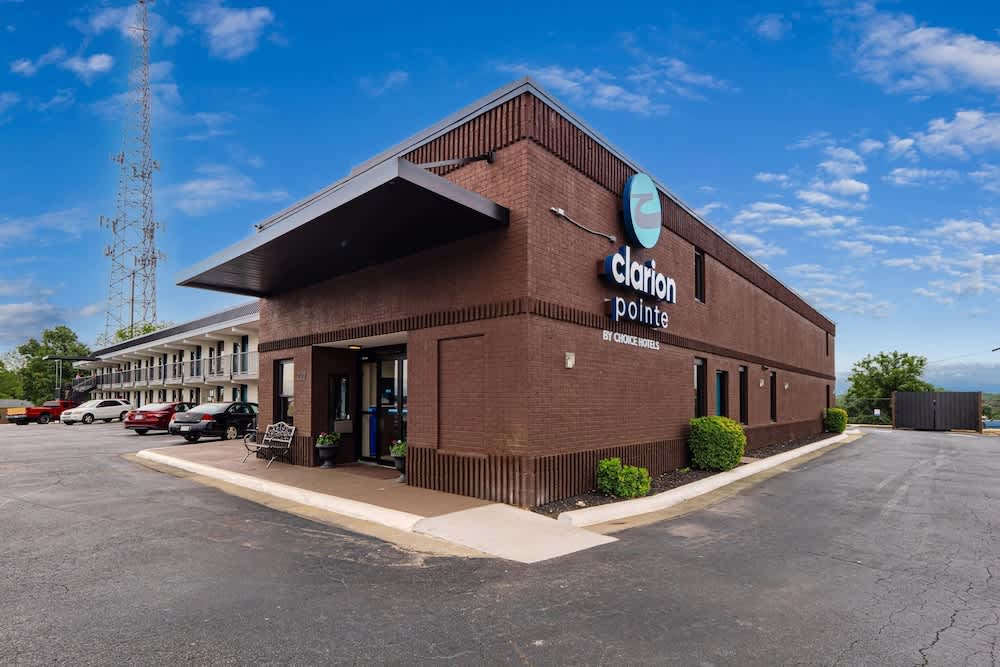 Clarion Pointe Winston – Salem Downtown 1