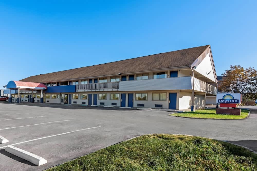 Days Inn by Wyndham Independence 1