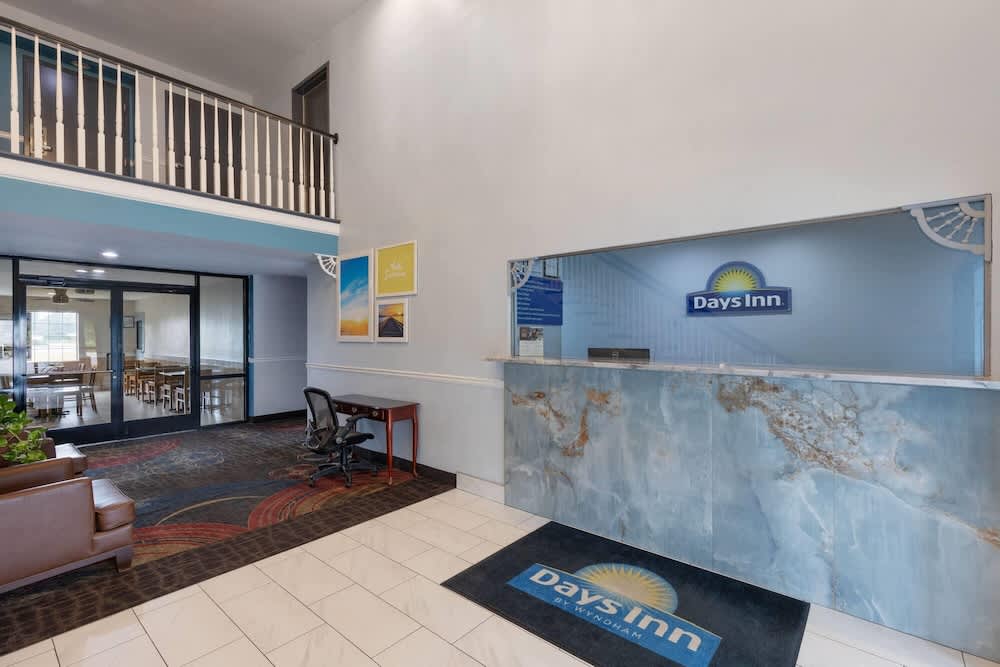 Days Inn by Wyndham Lincoln 2