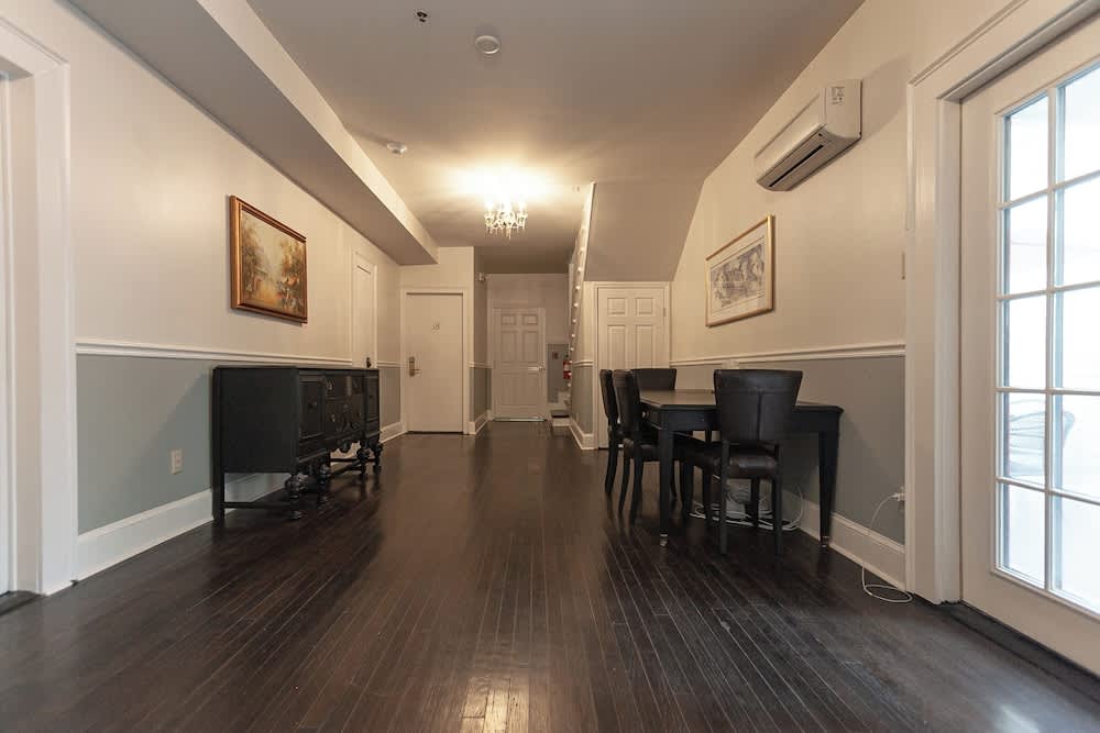 Historic Streetcar Inn 2