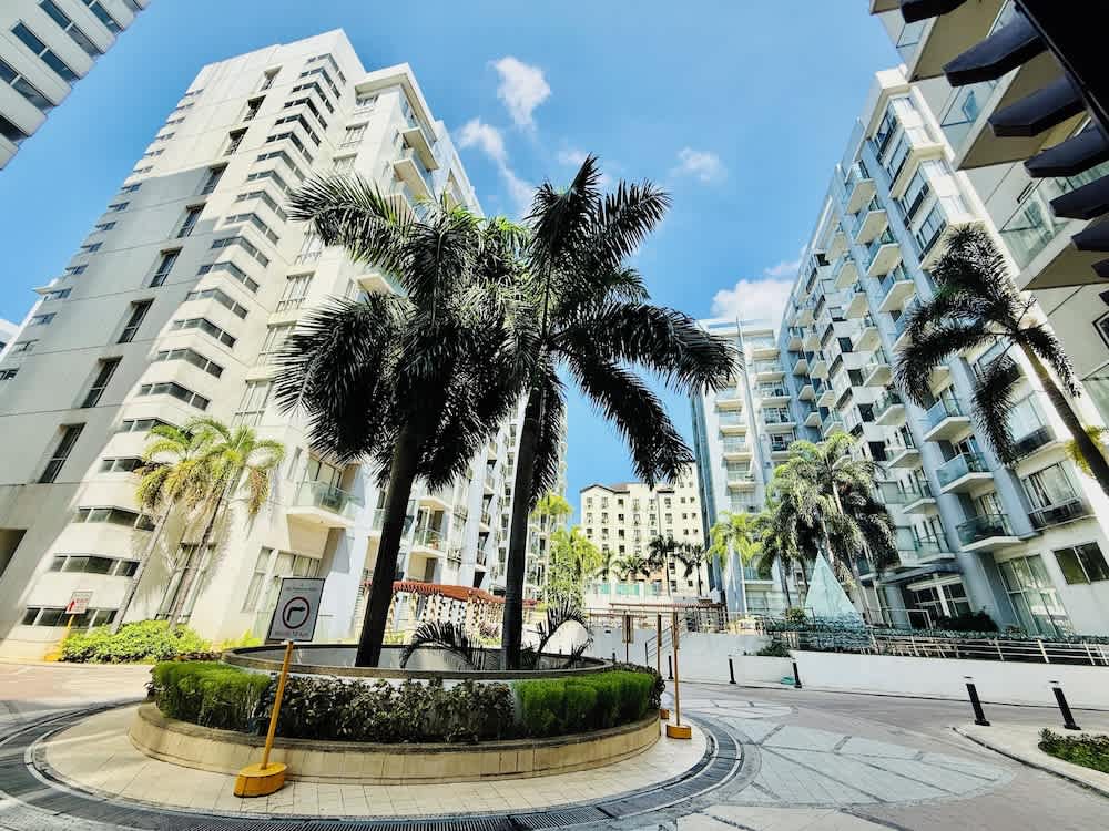 One Palm Tree Villas across NAIA-T3 1