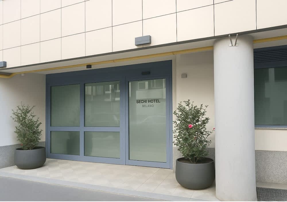 Sechi Hotel Milano with parking 1