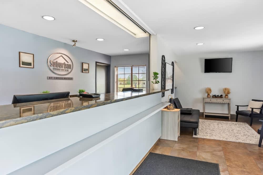 Birch Hill Suites Clarksville-Louisville North 2