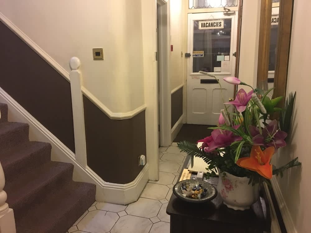 Gillygate Guest House 2
