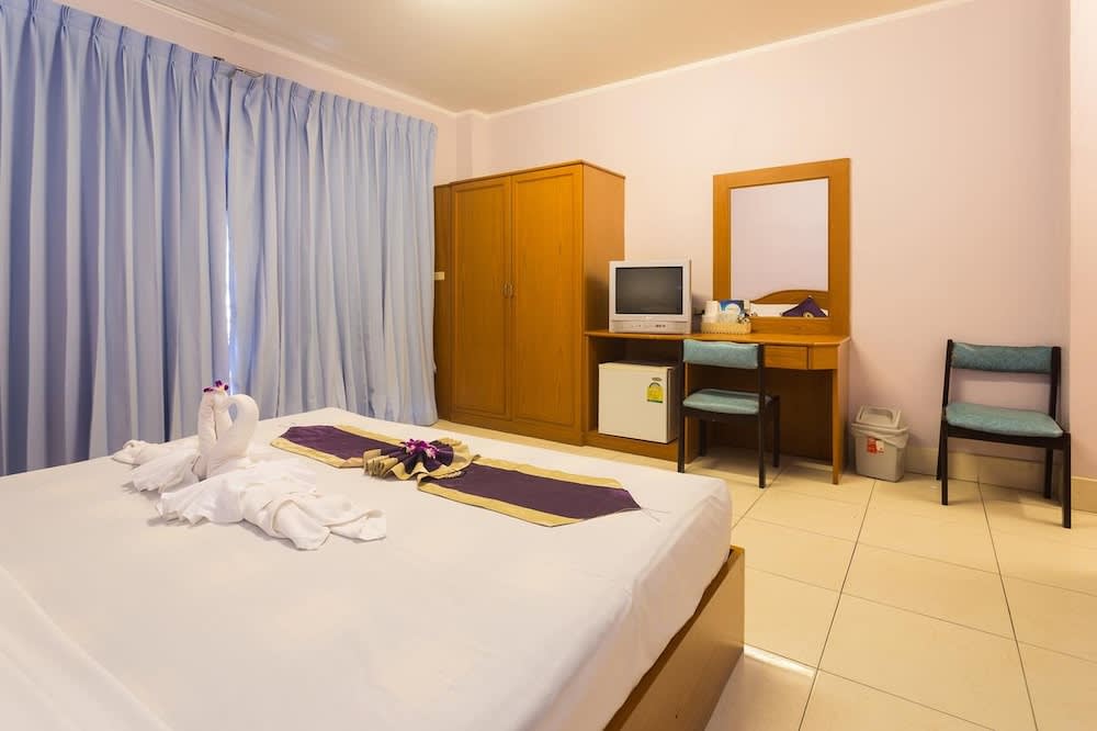 Guesthouse Belvedere - Room for 2 Near Patong Beach, Wifi and Ac 2